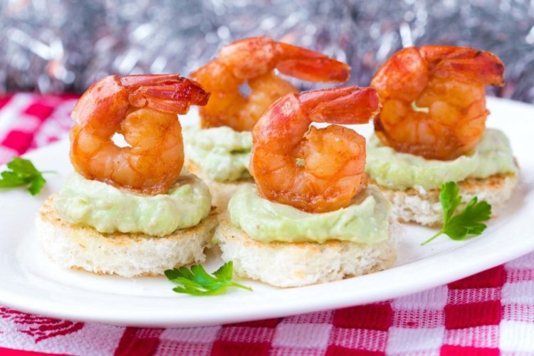 Canape with Shrimp and Avocado Cream