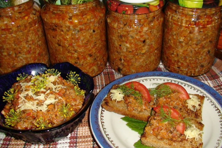 Mushroom Caviar with Tomatoes for Winter