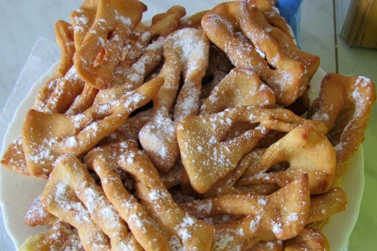Hvorost con kéfir y amapola sin huevos