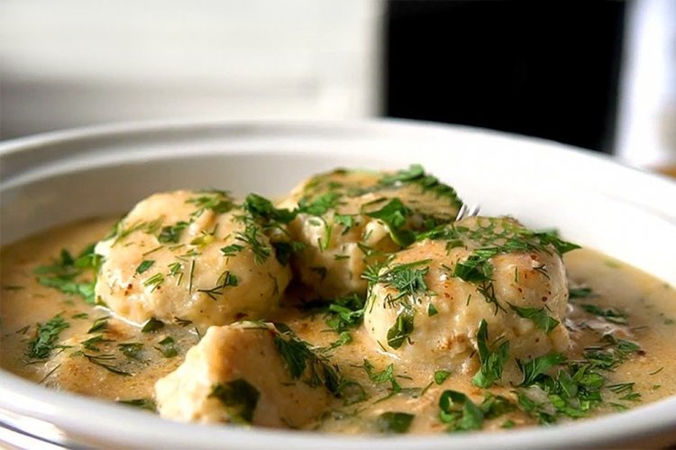 Frikadellen mit Zucchini in Sahnesauce
