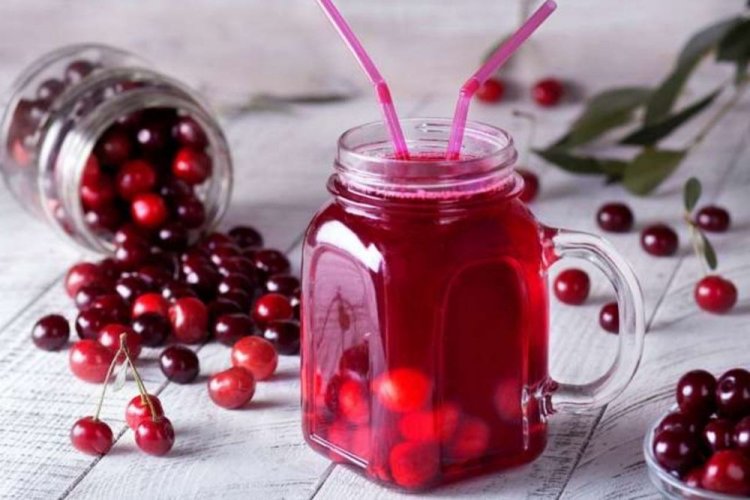 Compota de cereza con cerezas dulces