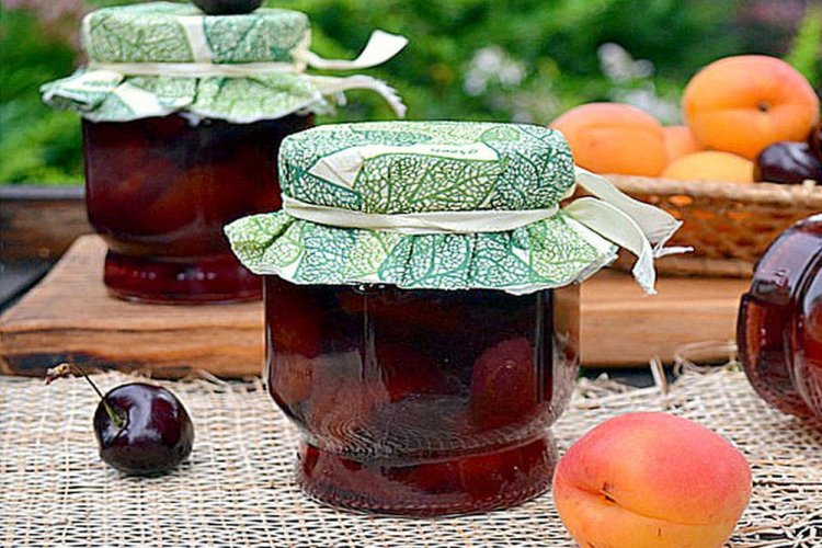 Mermelada de cereza y albaricoque sin hueso