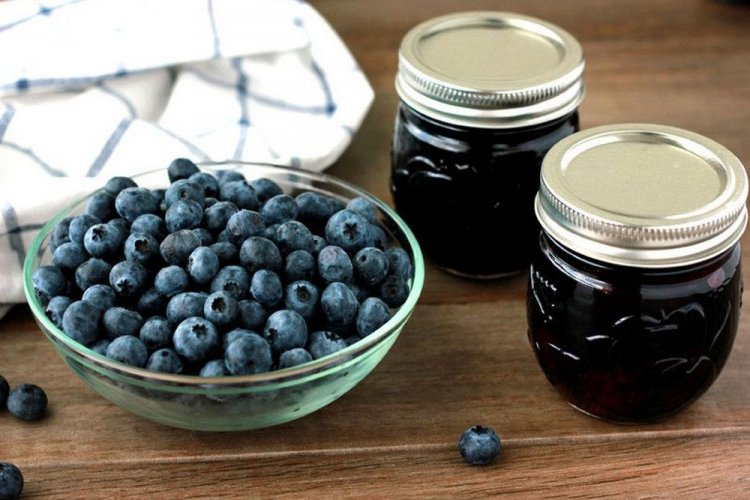 Blueberry Jam with Vanilla