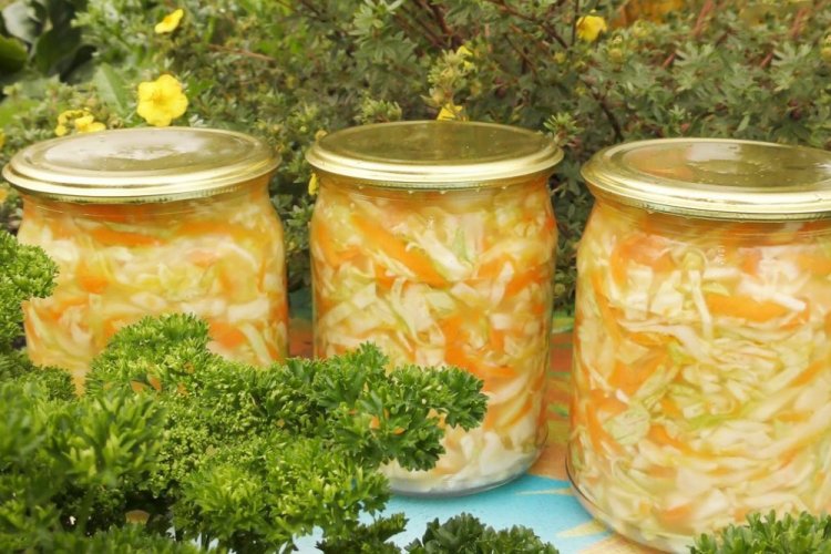 Sauerkraut mit Wodka für den Winter