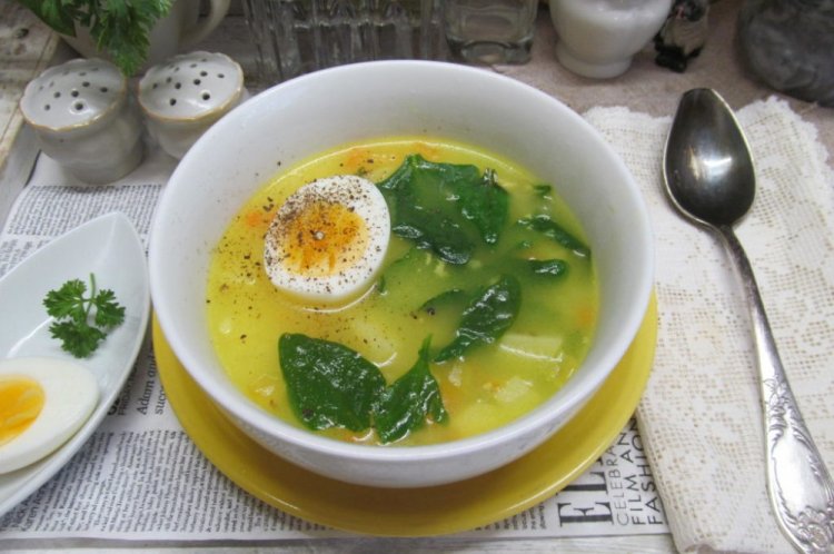 Hühnersuppe mit Reis und Spinat