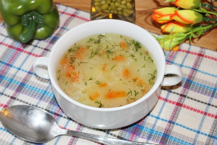 Hühner-PP-Suppe mit Reis
