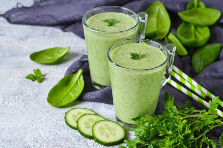 Cucumber, Spinach, and Parsley Smoothie