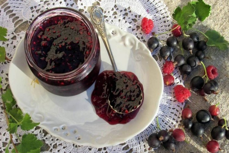 Five-Minute Blackcurrant, Raspberry, and Gooseberry Jam