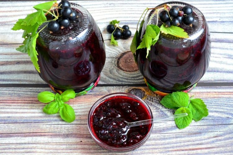Blackcurrant Jam with Vanilla