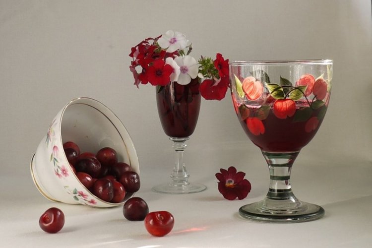 Vino de cereza con especias