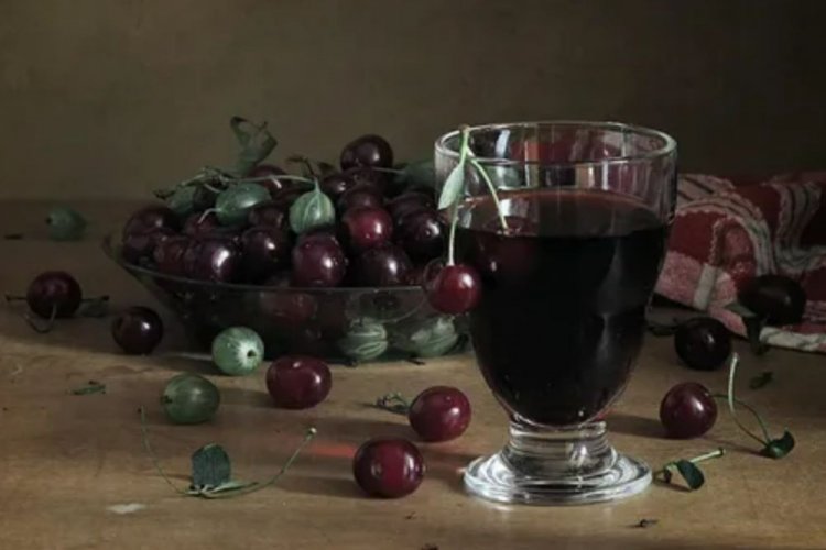 Vino de cereza y grosella