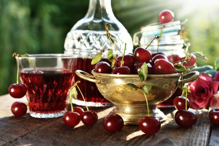 Vino de cereza con levadura de vino