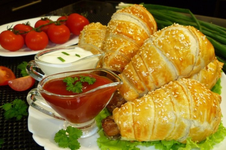 Hähnchenschenkel mit Speck im Teig
