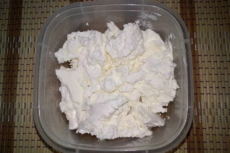 Queso fresco de kéfir congelado