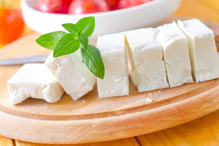 Queso feta de kéfir casero
