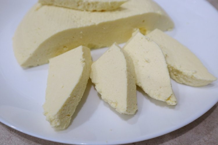 Queso Adyghe de kéfir y leche