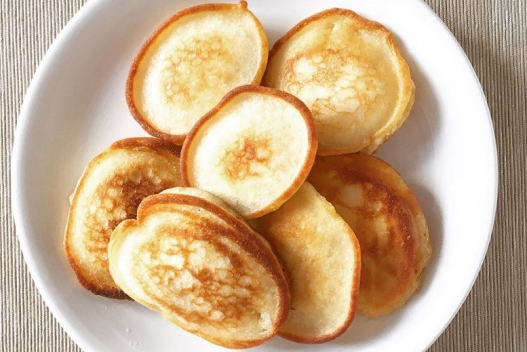 Tortitas con crema agria y harina de arroz