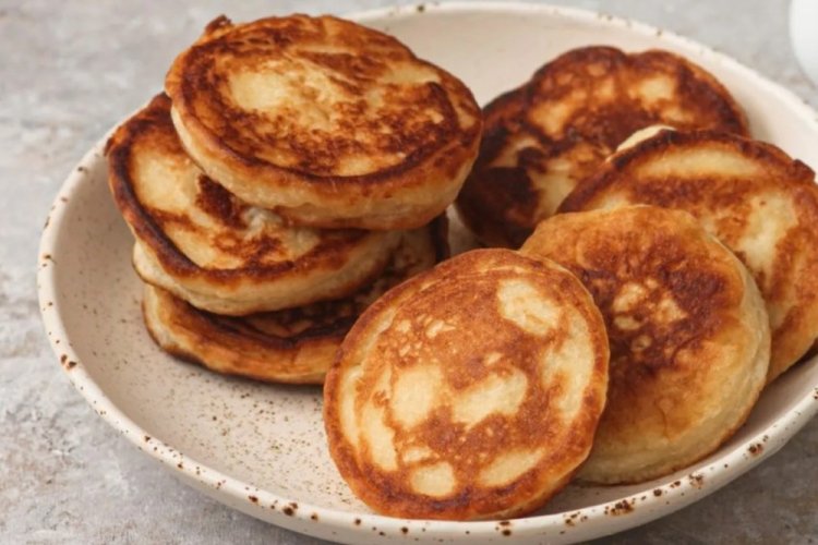 Tortitas con crema agria y sémola