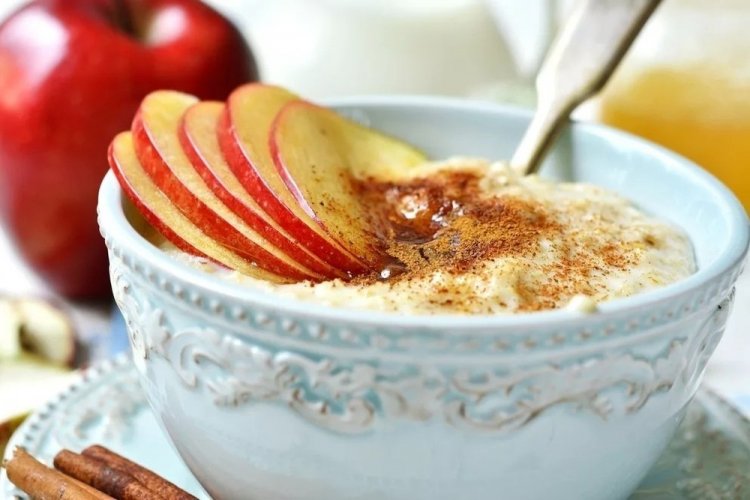 Rice Porridge with Apple and Coconut Milk