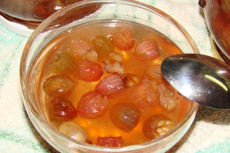 Emerald Gooseberry Jam with Walnuts