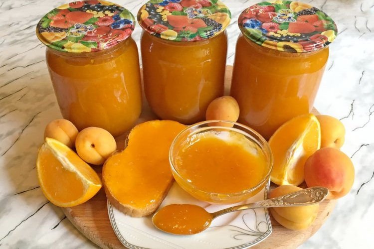 Apricot Confiture with Oranges