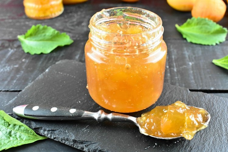 Apricot Confiture with Starch