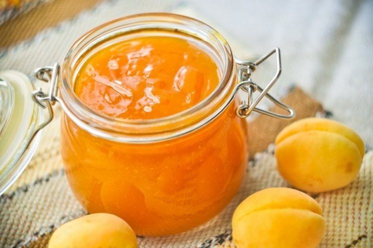 Apricot Confiture with Gelfix