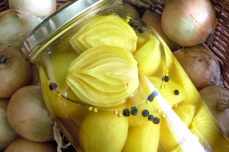 Eingelegte Zwiebeln ohne Sterilisation