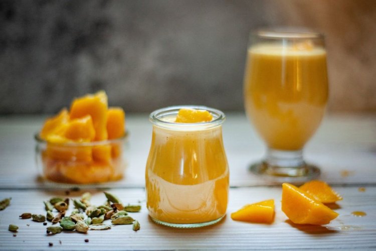 Gesunder Kürbis-Smoothie mit Kardamom