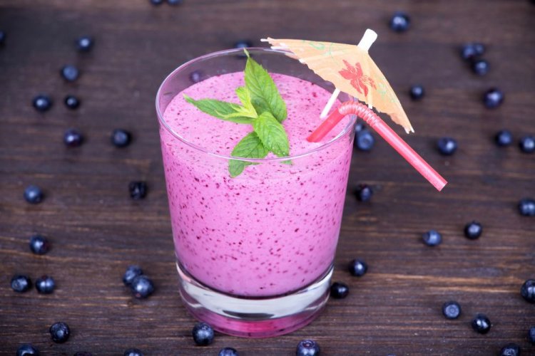 Heidelbeer-Smoothie mit Joghurt