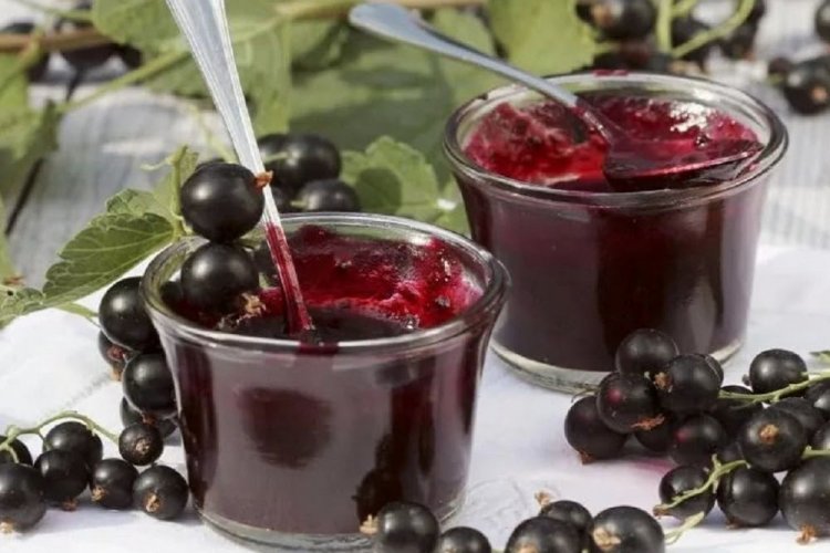 Classic Blackcurrant Jam for Winter