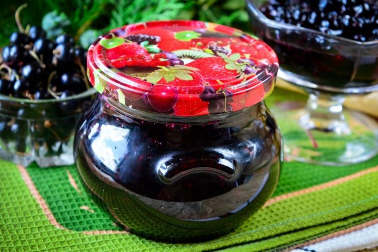 Blackcurrant Jam with Cinnamon
