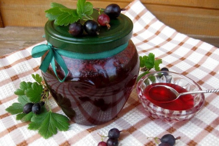 Blackcurrant and Gooseberry Jam