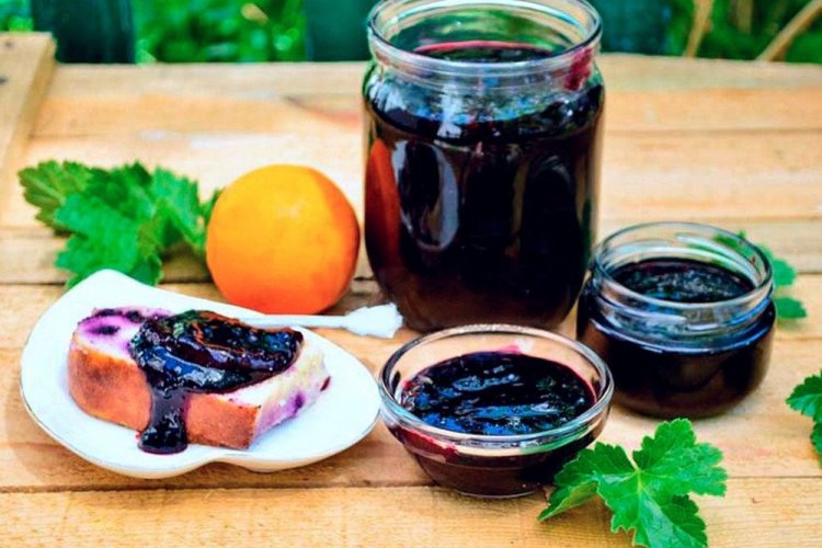 Blackcurrant Jam with Oranges