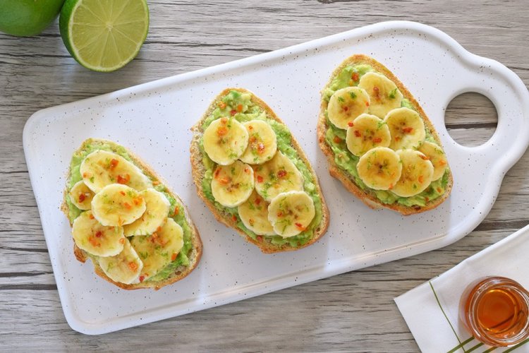 Toasts mit Avocado und Banane