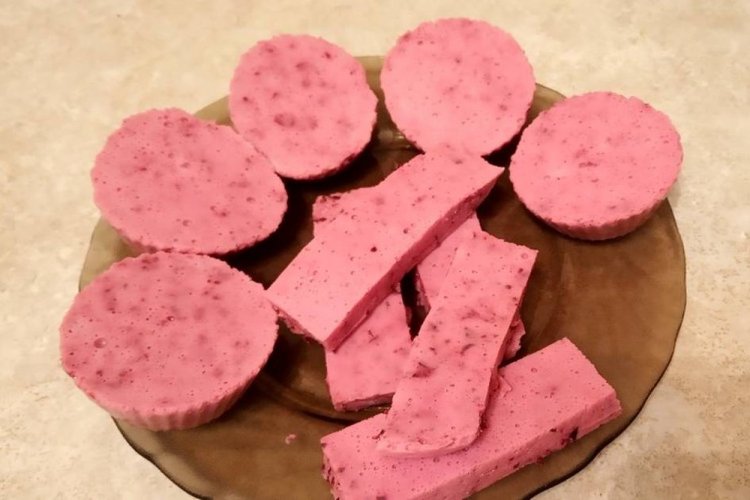 Pastila aus schwarzen Johannisbeeren mit Eiweiß