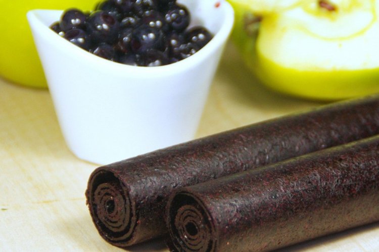 Pastila aus schwarzen Johannisbeeren und Äpfeln