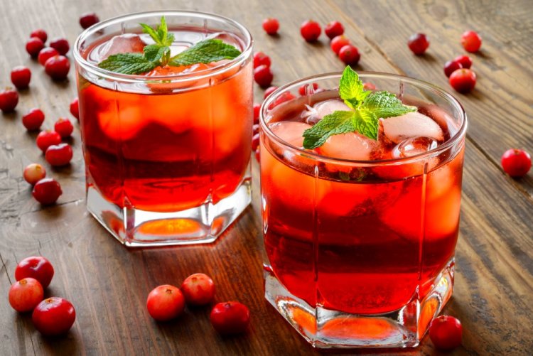 Jugo de arándano rojo con menta