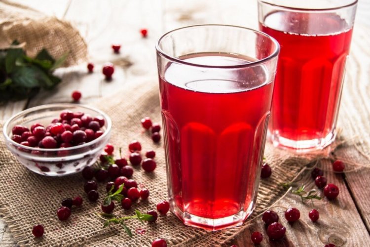Jugo de arándano rojo con viburno