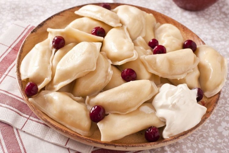 Vareniki de cereza con masa choux