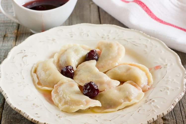 Vareniki de cereza caseros
