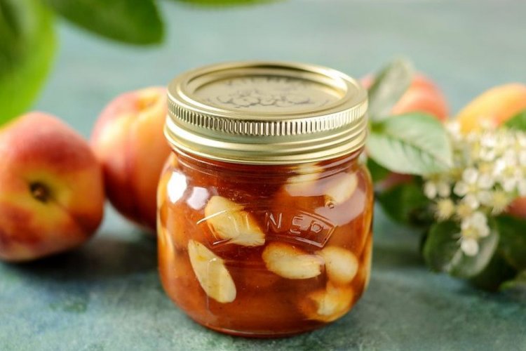 Peach Jam with Almonds and Cinnamon