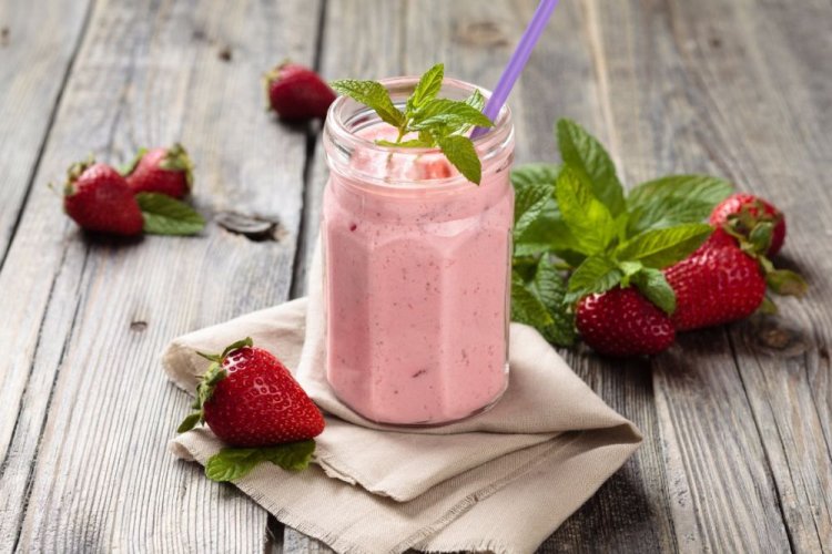 Batido de fresa con leche de almendras