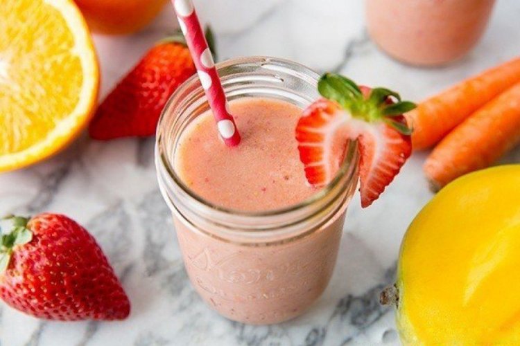 Batido de fresa, mango y naranja