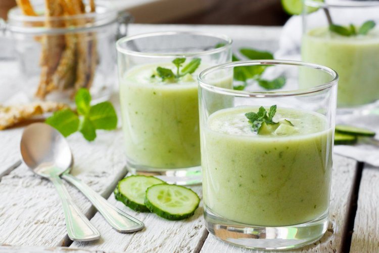Batido de pepino con menta y yogur