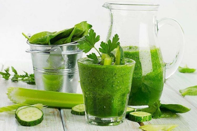 Batido de pepino con espinacas y apio