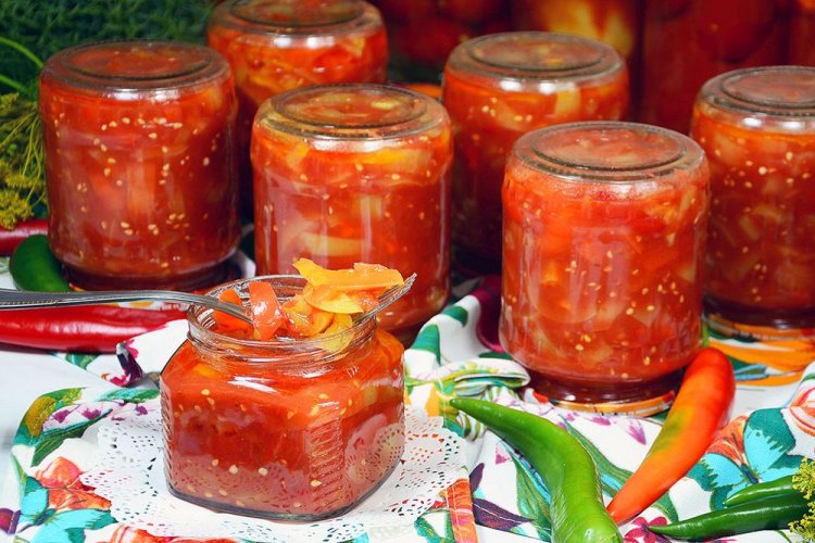 Lecho with Tomatoes, Onions, Bell Peppers, and Hot Peppers