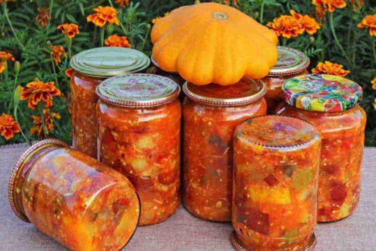Lecho with Pattypan Squash for Winter