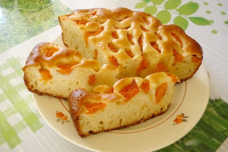 Tarta de albaricoque con masa de levadura