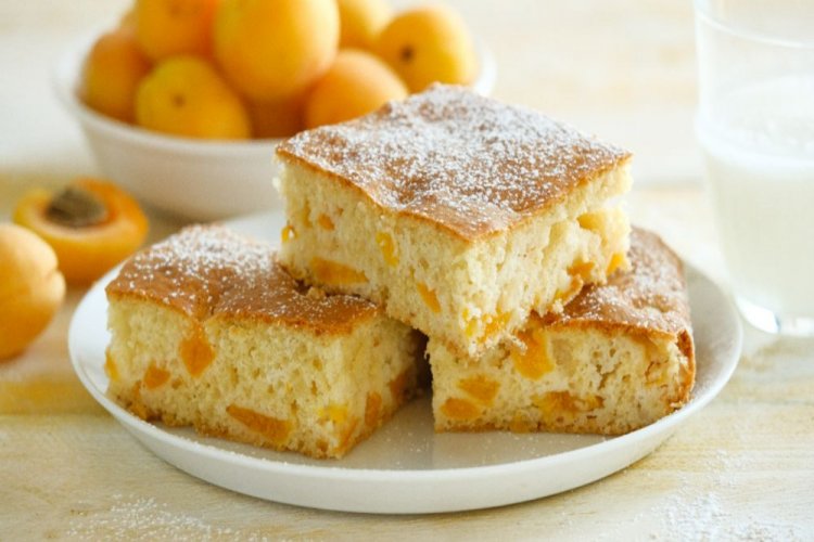 Tarta de albaricoque esponjosa